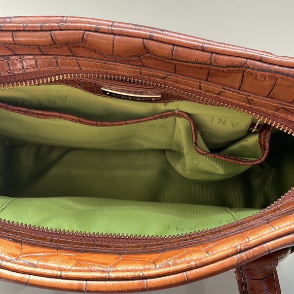 Antonio Melani hand purse - Picture 5 of 7